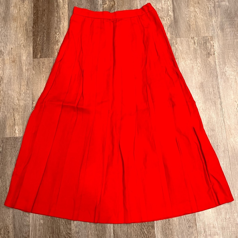Vintage Jos. A. Bank Women’s Red Pleaded A-Line Skirt 26” Waist